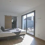 Quijote, Maison Moderne Avec Terrasse A *