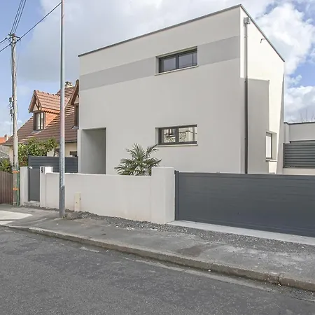 Quijote, Maison Moderne Avec Terrasse A كان