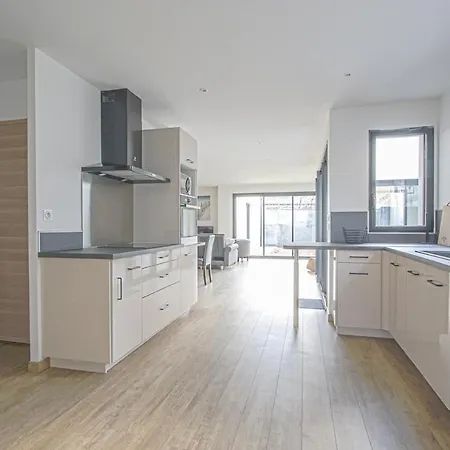 Quijote, Maison Moderne Avec Terrasse à *