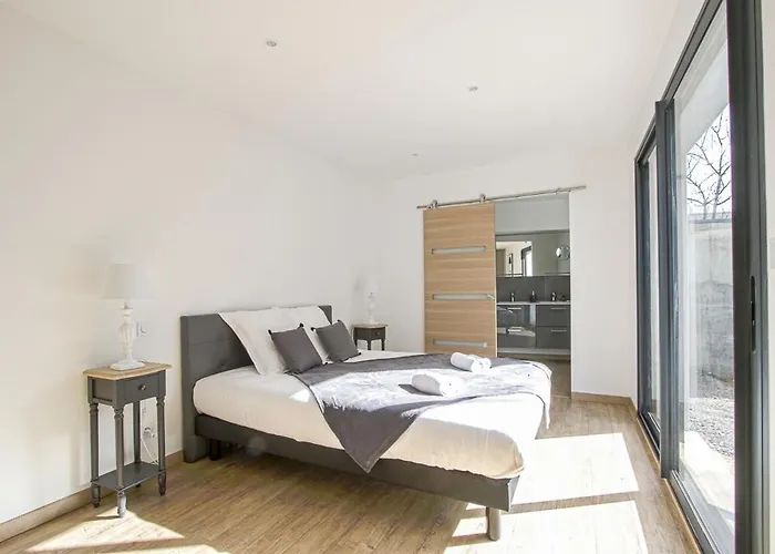 Dom wakacyjny Quijote, Maison Moderne Avec Terrasse A *